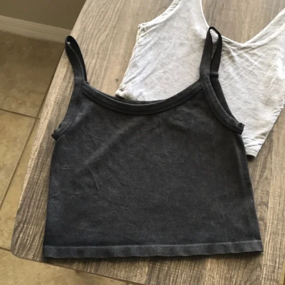 Elegant Black and Gray Women's Crop Tops - Picture 2 of 5
